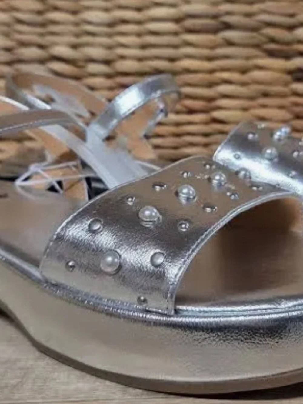 Girls Pearl-Embellished Metallic Silver Platform Sandals